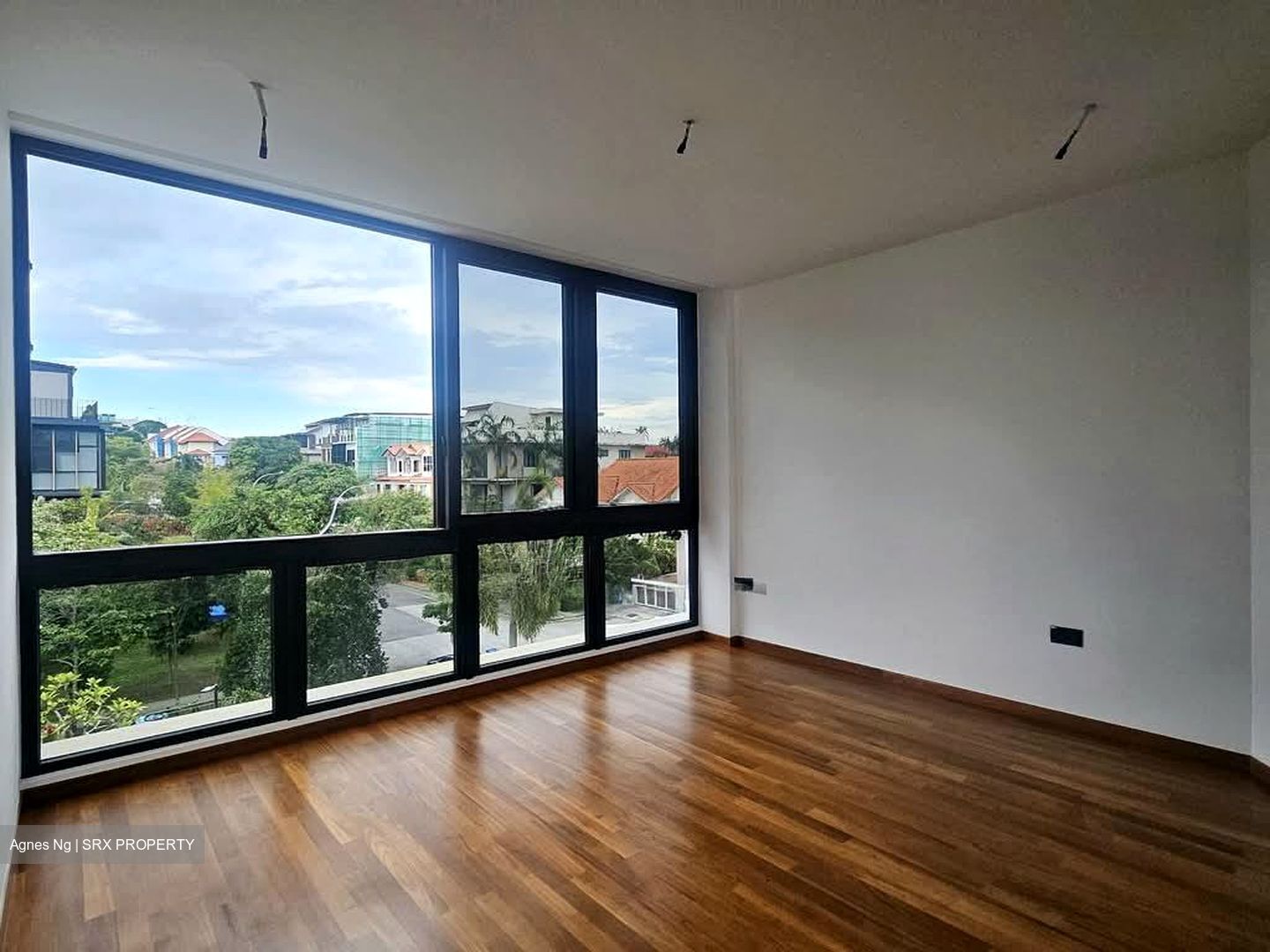 Yong Seng Estate (D14), Semi-Detached #556428171
